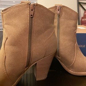 American Eagle Outfitters boots Size 9
